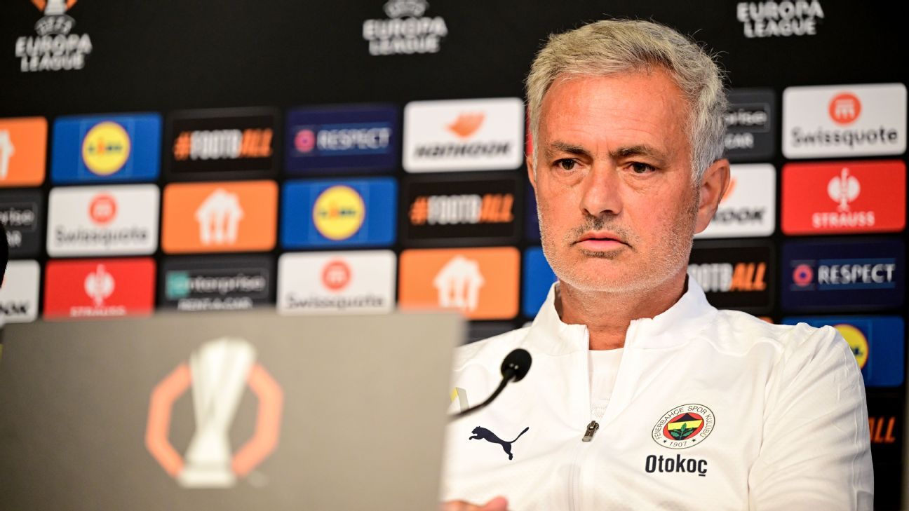 'Disrespected' Mourinho fumes at presser delay