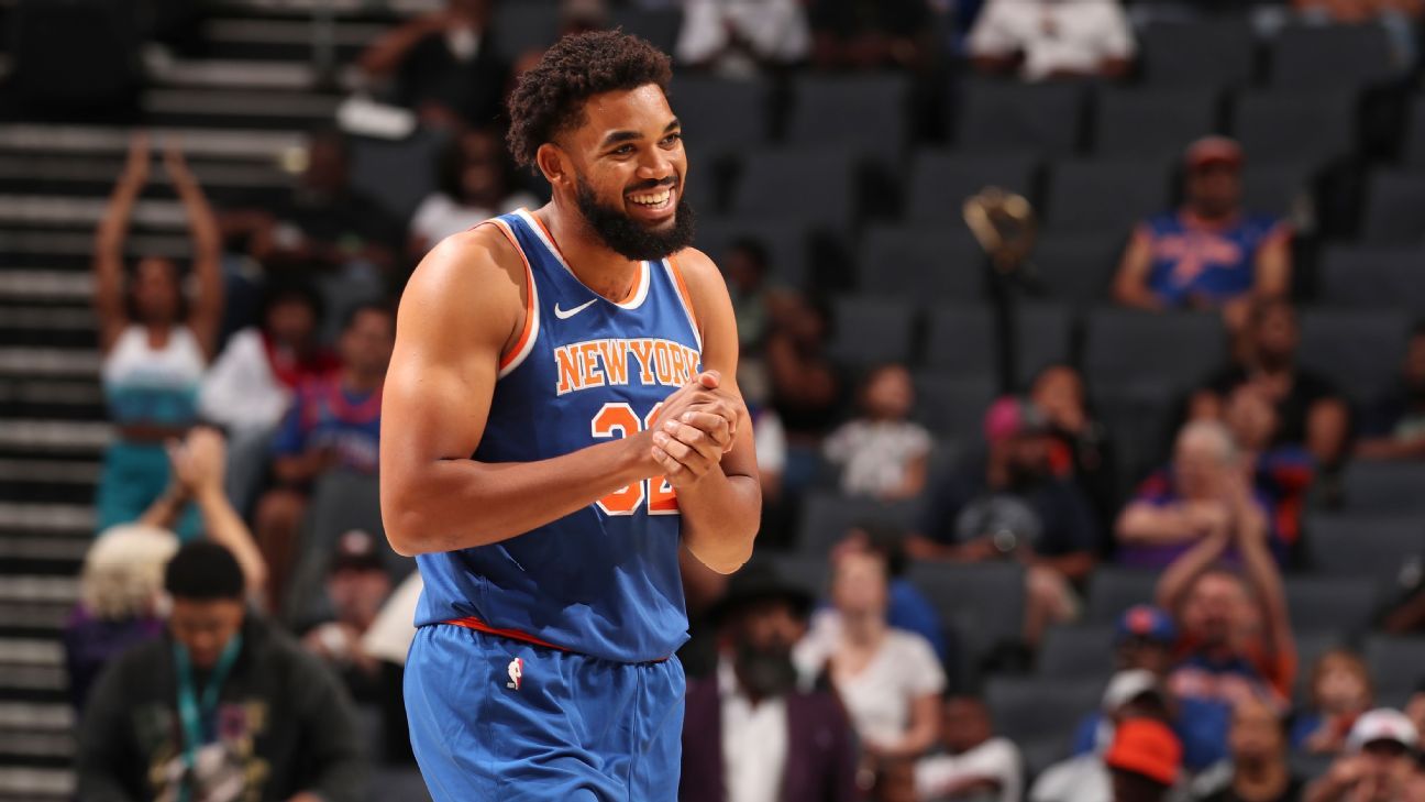 Karl-Anthony Towns scored 10 points in his preseason debut with the Knicks