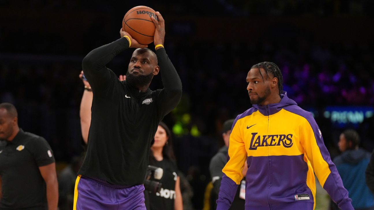 LeBron y Bronny hacen historia y saltan a la cancha juntos