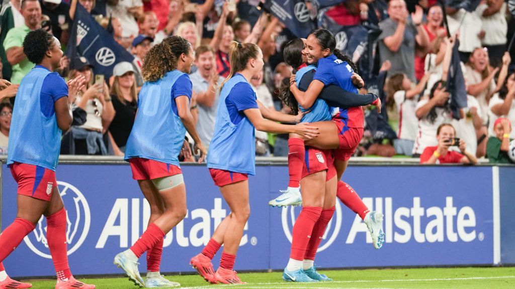 Thompson, 19, nets 1st career USWNT goal in win