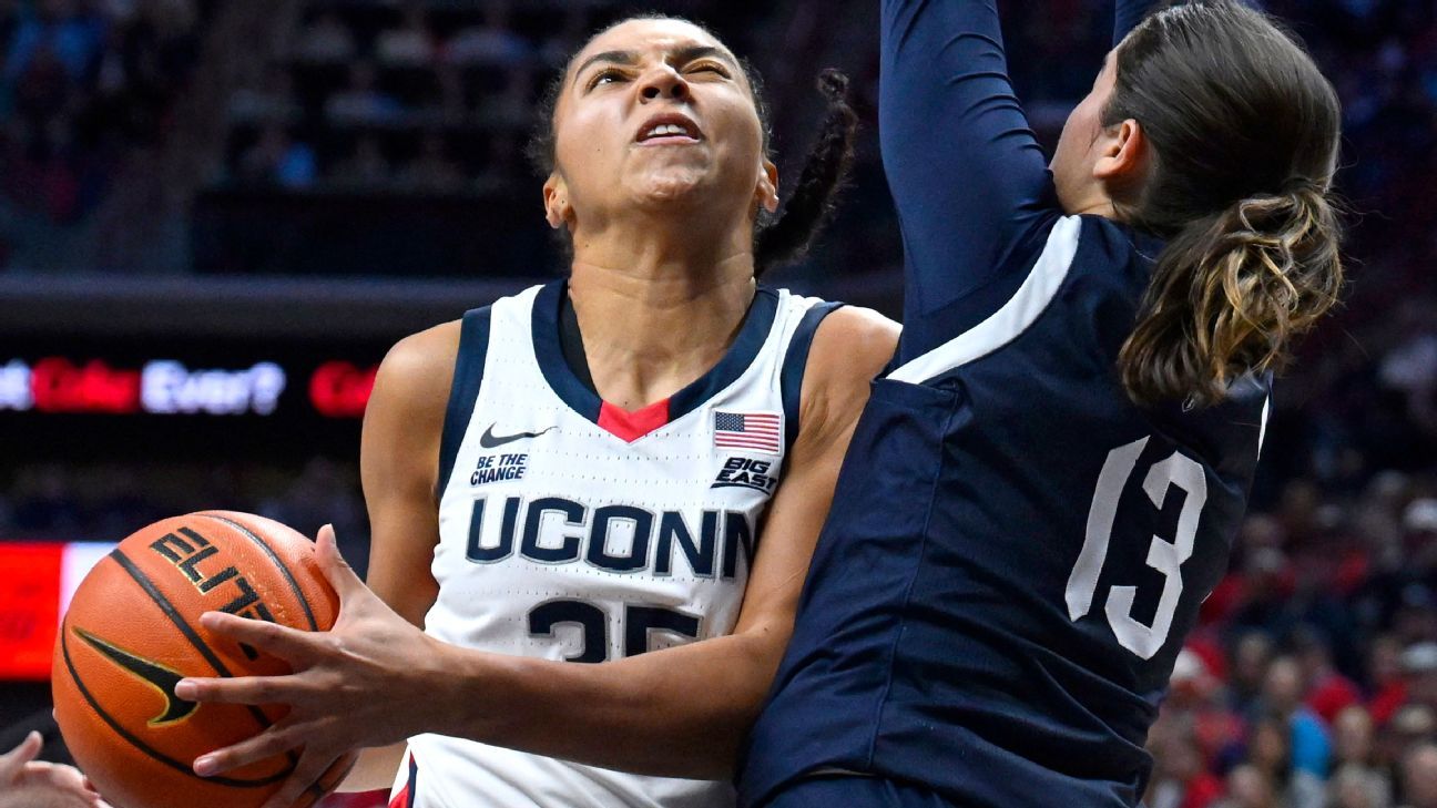'Grateful' Azzi Fudd makes long-awaited return for UConn - ESPN