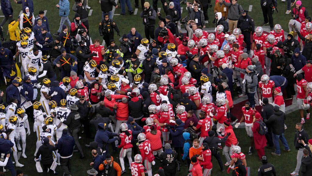 Big Ten Fines Michigan, Ohio State 0K Each for Postgame Brawl