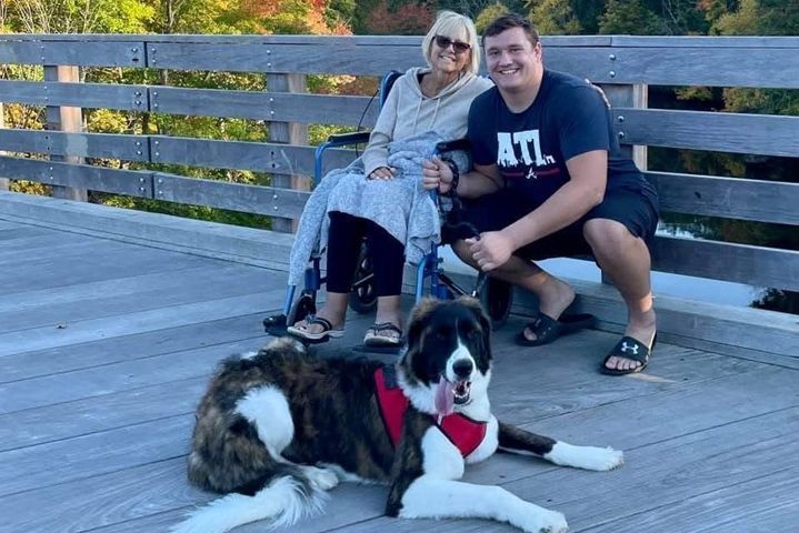How his mother's memory inspires Falcons G Chris Lindstrom - ESPN