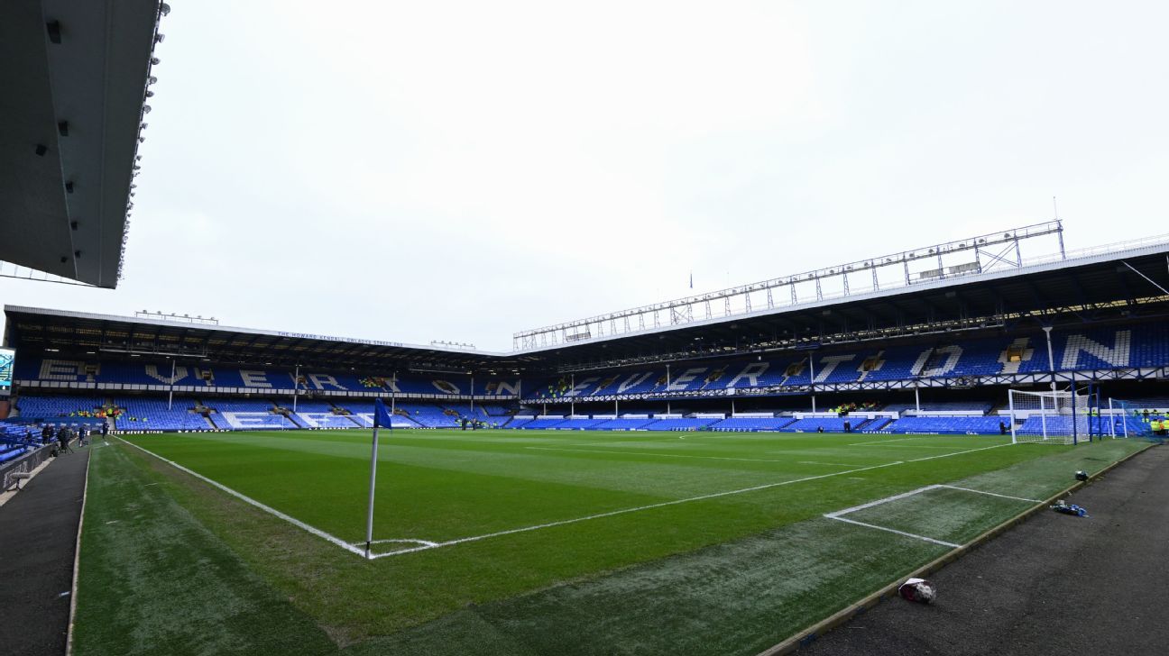 Snow puts Everton, P'borough clash in doubt