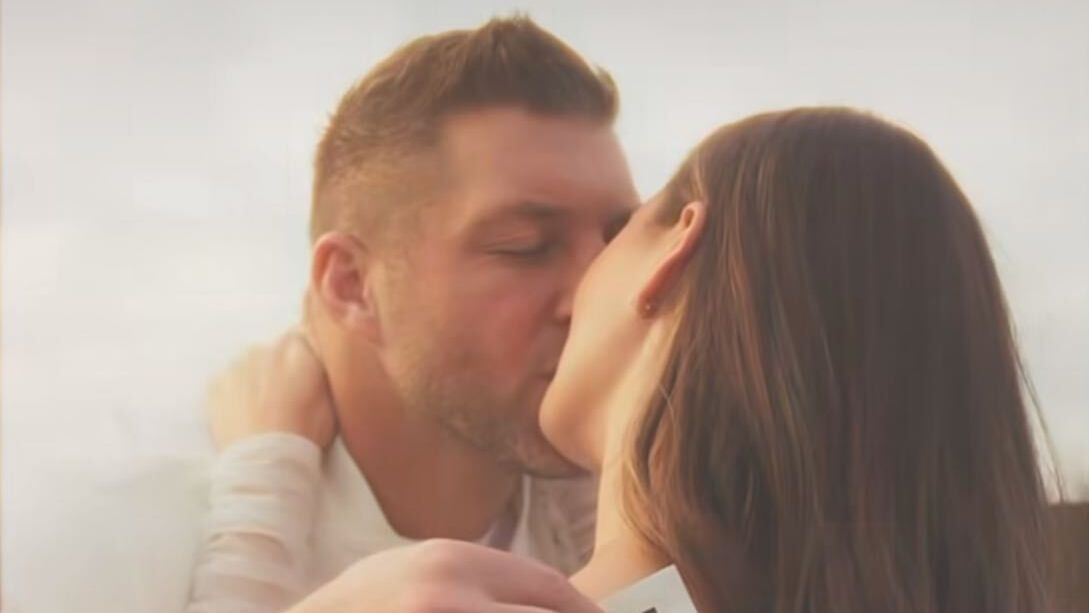 Tim Tebow e sua esposa Demi-Leigh esperam o primeiro filho juntos
 #ÚltimasNotícias