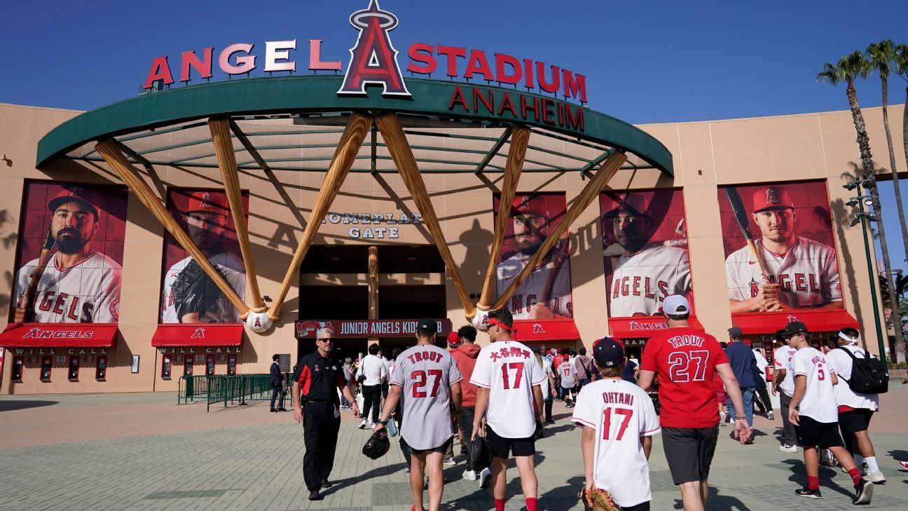 Angels extend stadium lease in Anaheim thru '32