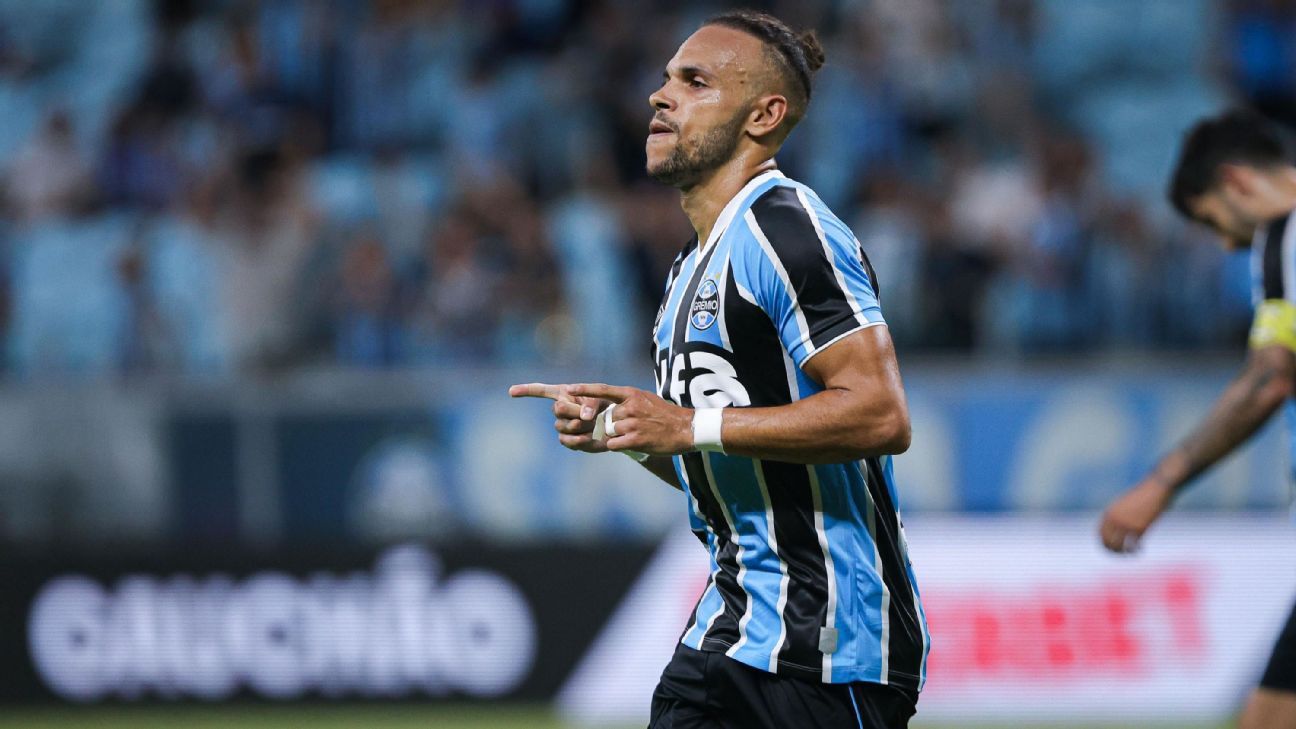 Grêmio conta com brilho de Braithwaite, goleia Pelotas e encaminha vaga à semifinal do Gaúcho