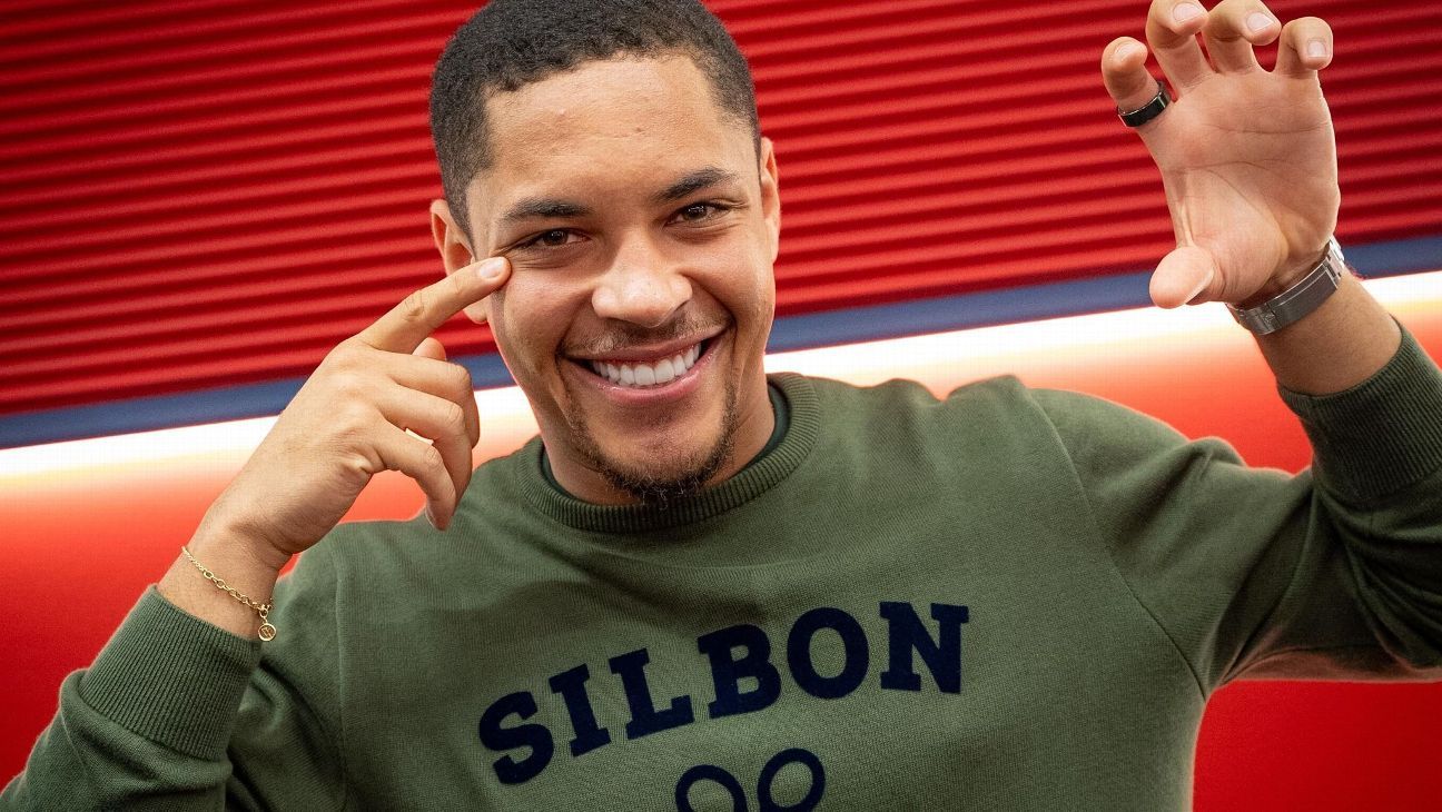 Betis libera e Barcelona encaminha venda de Vitor Roque ao Palmeiras