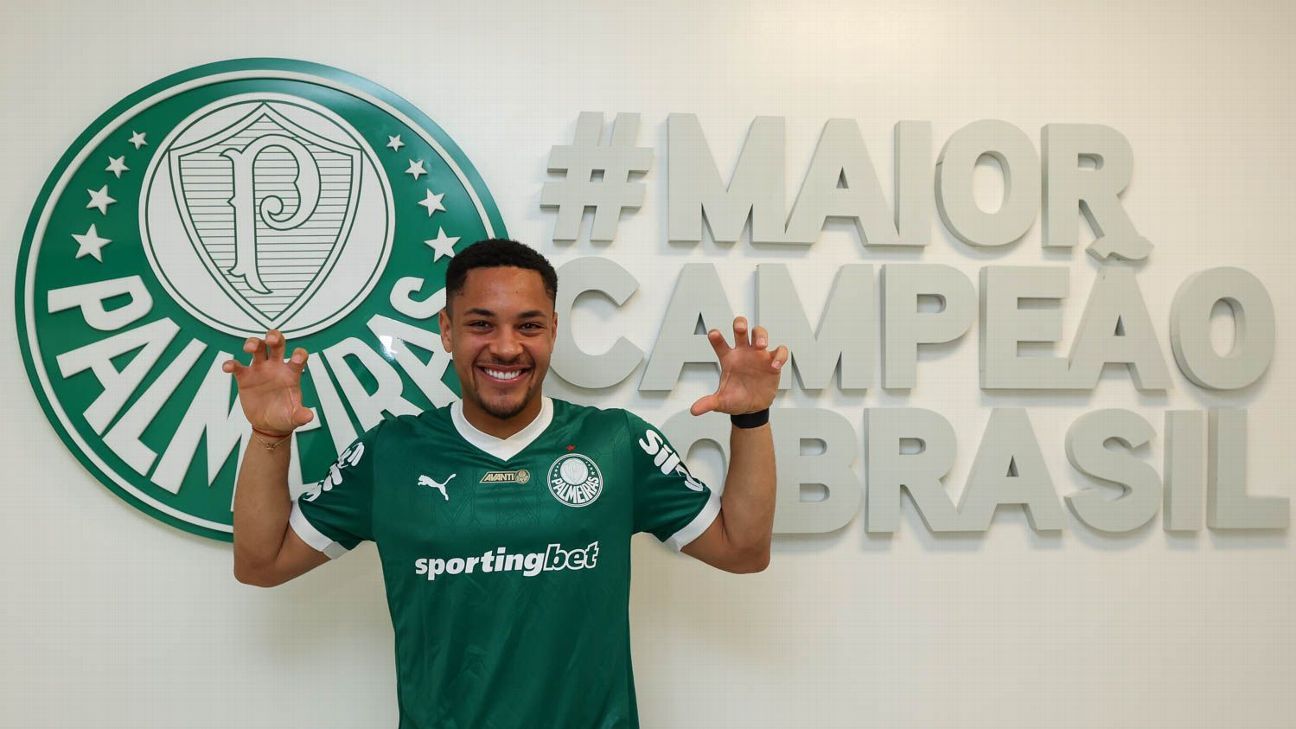 Vitor Roque elogia 'estrutura incrível' do Palmeiras, revela recado de Endrick e diz que está 'pronto' para estreia