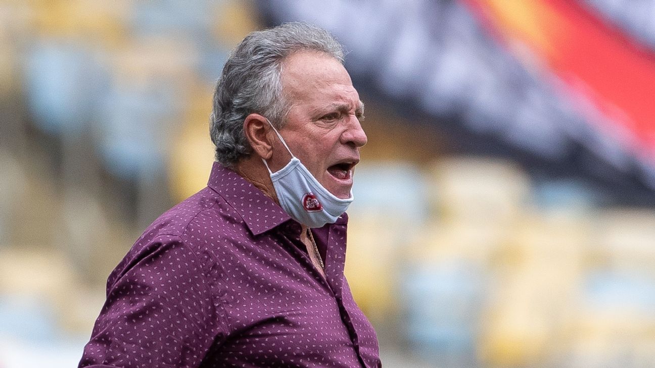 Abel Braga critica arbitragem e afirma que Inter foi prejudicado no Brasileirão 2020