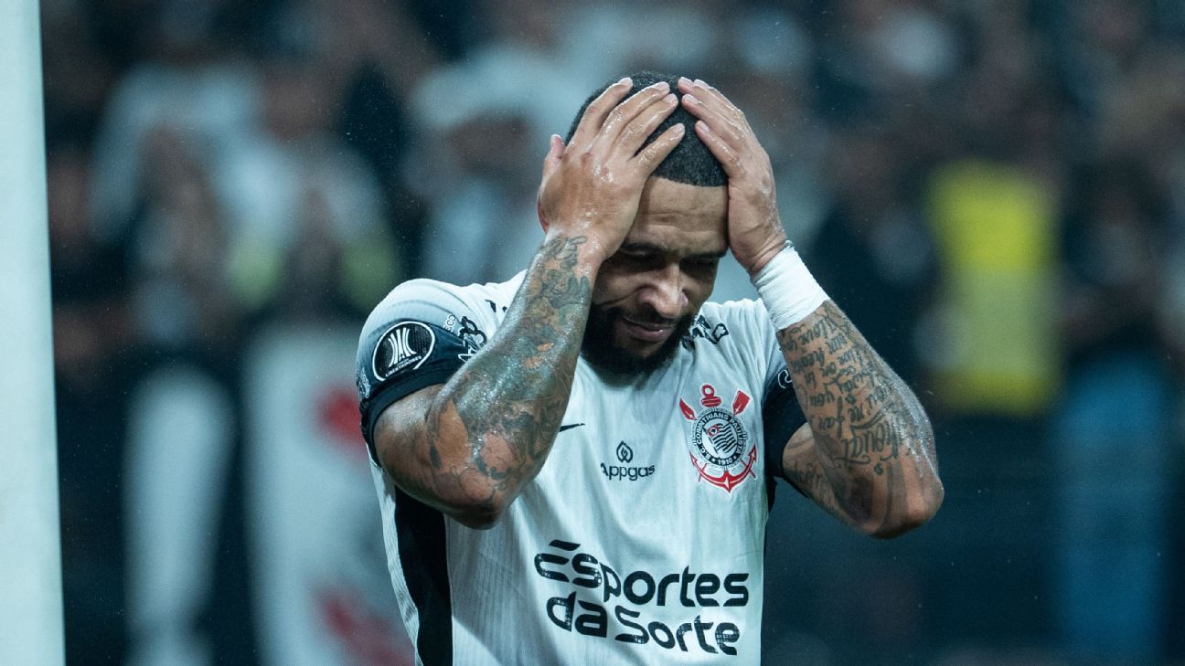 Memphis Depay após eliminação na Libertadores (Foto: Rebeca Schumacker / GocherImagery/Future Publishing via Getty Images)