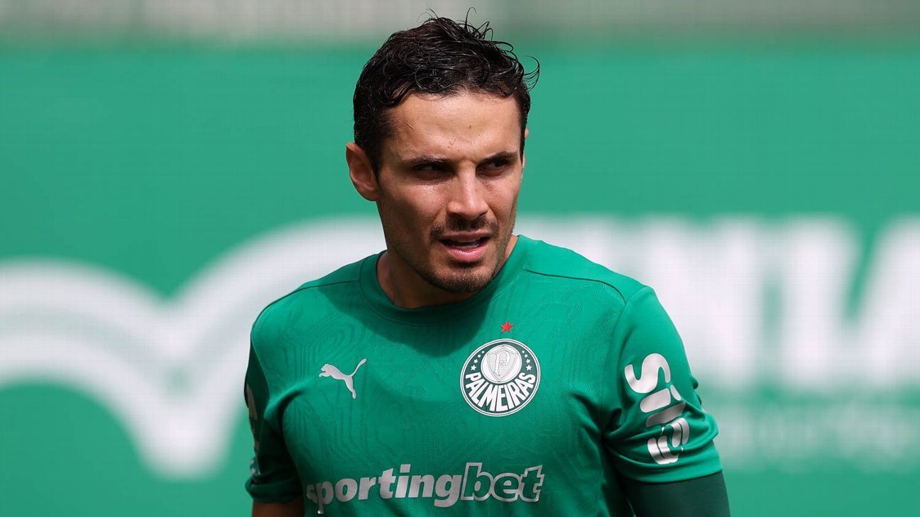 Palmeiras próximo de contar com quatro reforços para Abel; Vitor Roque dúvida.