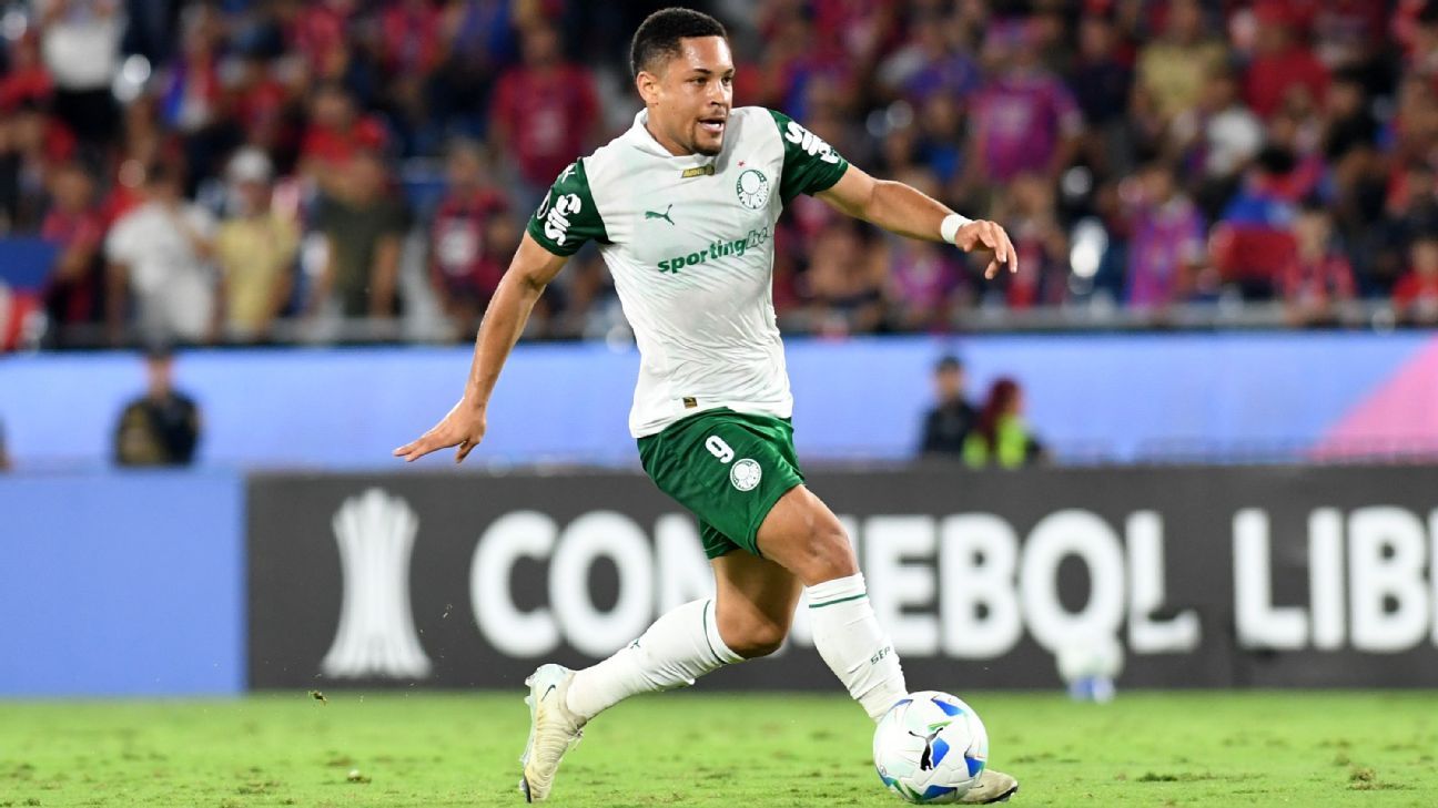 Lucas Evangelista revela o que disse a Vitor Roque após gol perdido