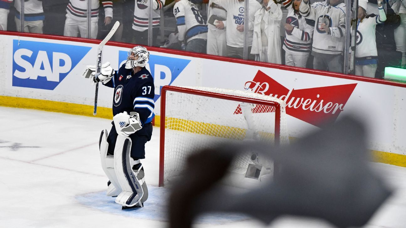 Jets’ Hellebuyck posts 1st playoff shutout since ’21