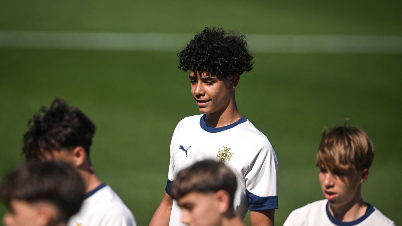 Cristiano Ronaldo's son makes Portugal U15 debut