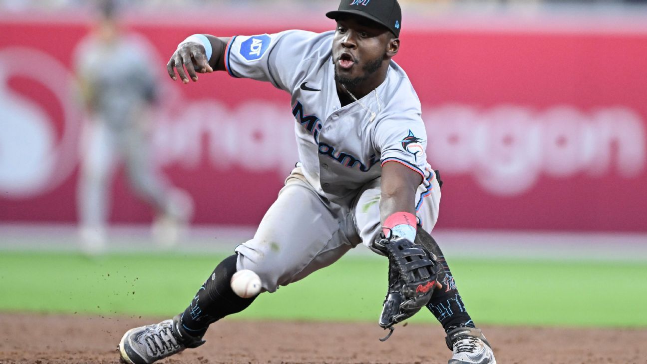 Simon has 3 errors in 3 innings as Marlins lose