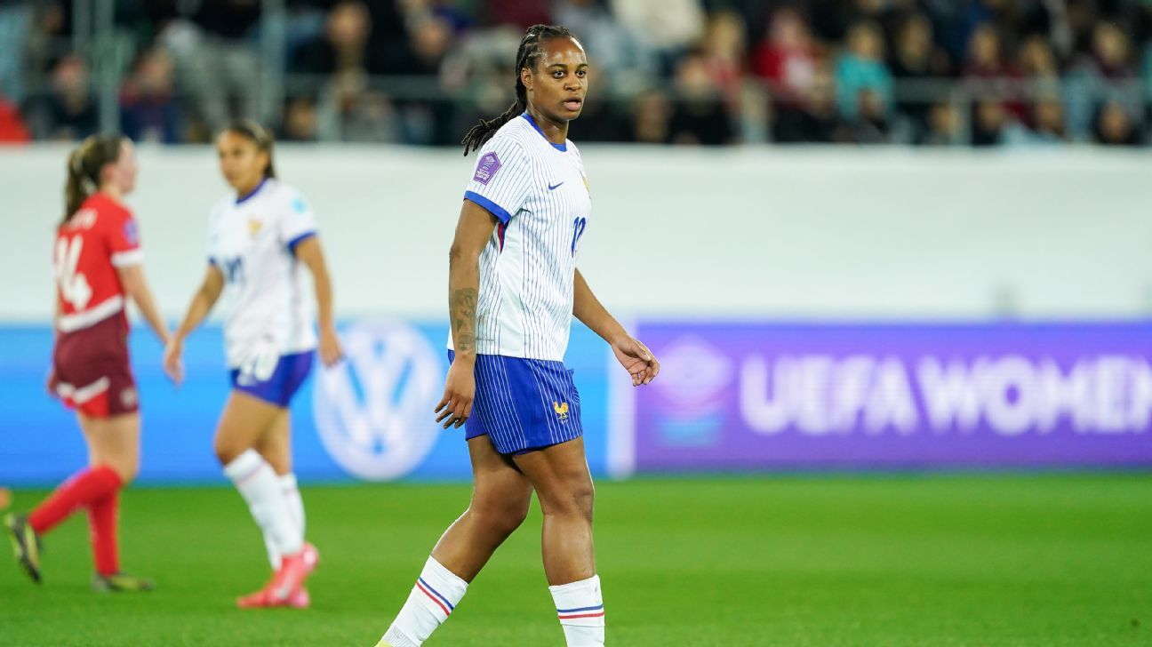 OL Lyonnes sign forward Katoto from PSG