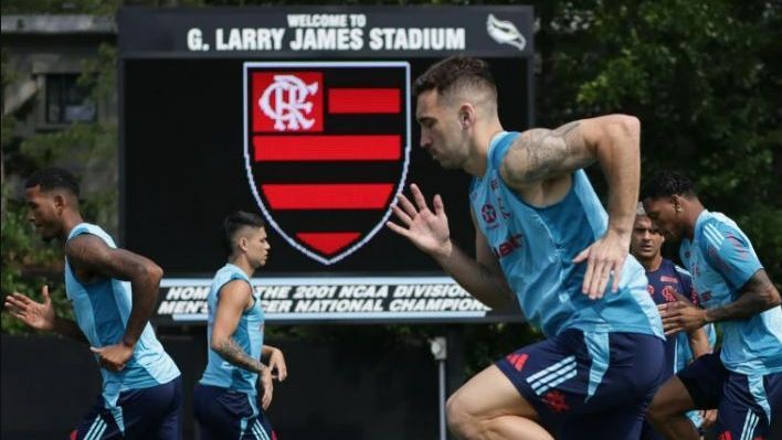 TESTE SURPRESA: Elenco do Flamengo é surpreendido por exame antidoping nos Estados Unidos