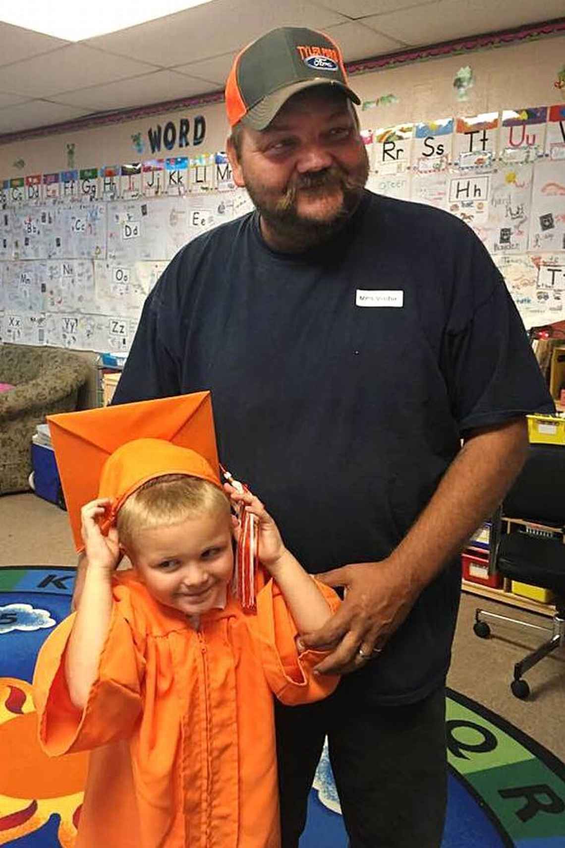 Кейси Энджелл с сыном Уильямом