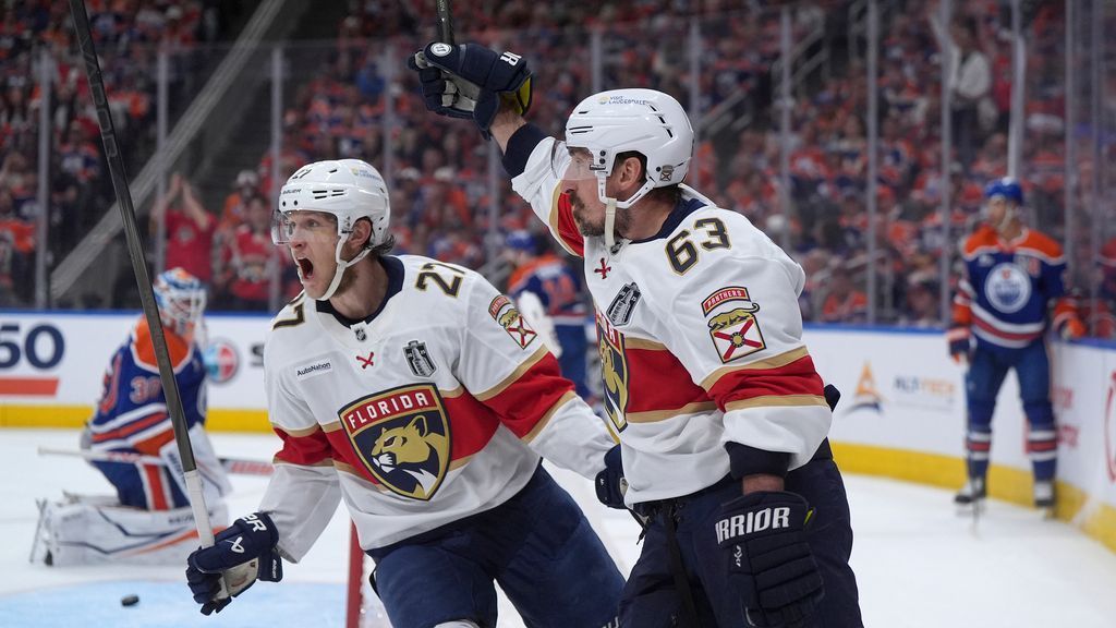 Panthers on verge of repeat after Game 5 blowout