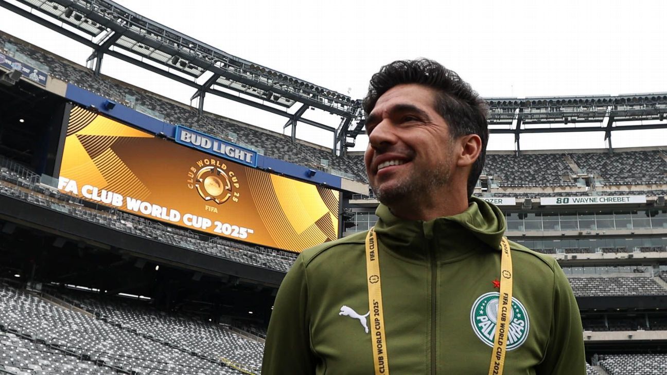 Abel Ferreira planeja renovar contrato com Palmeiras até 2027, afirma treinador.