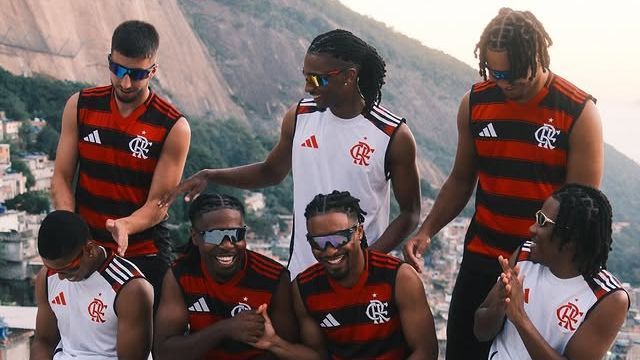 Campeão europeu com Cristiano Ronaldo demonstra apoio ao Flamengo no destaque.
