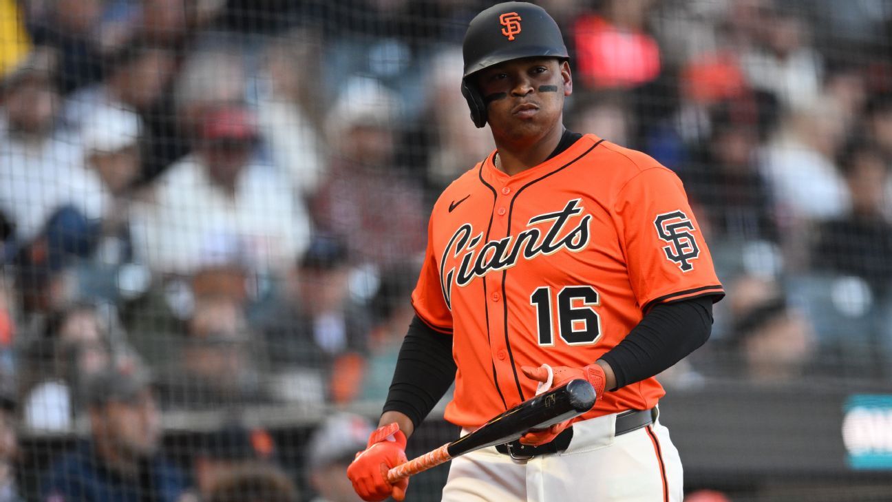 Giants' Devers dealing with disk injury in back