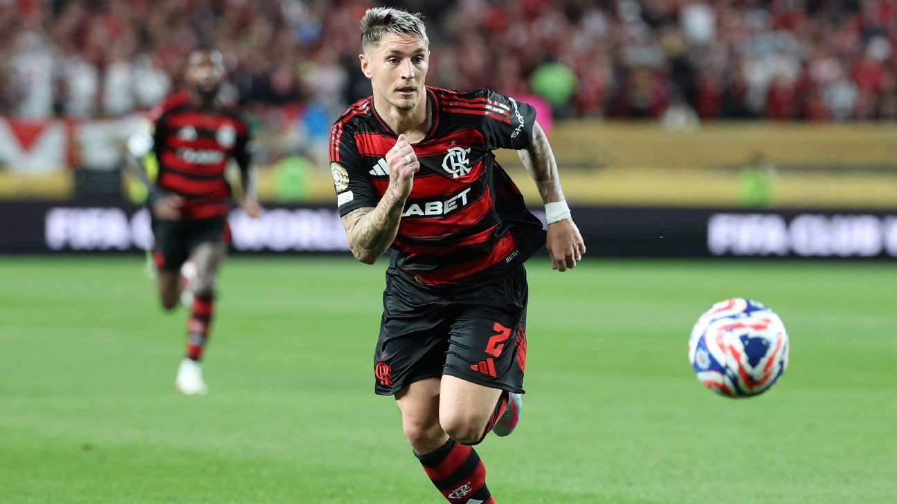 Varela atualiza como está renovação com Flamengo e responde se prefere Mundial a cada dois ou quatro anos