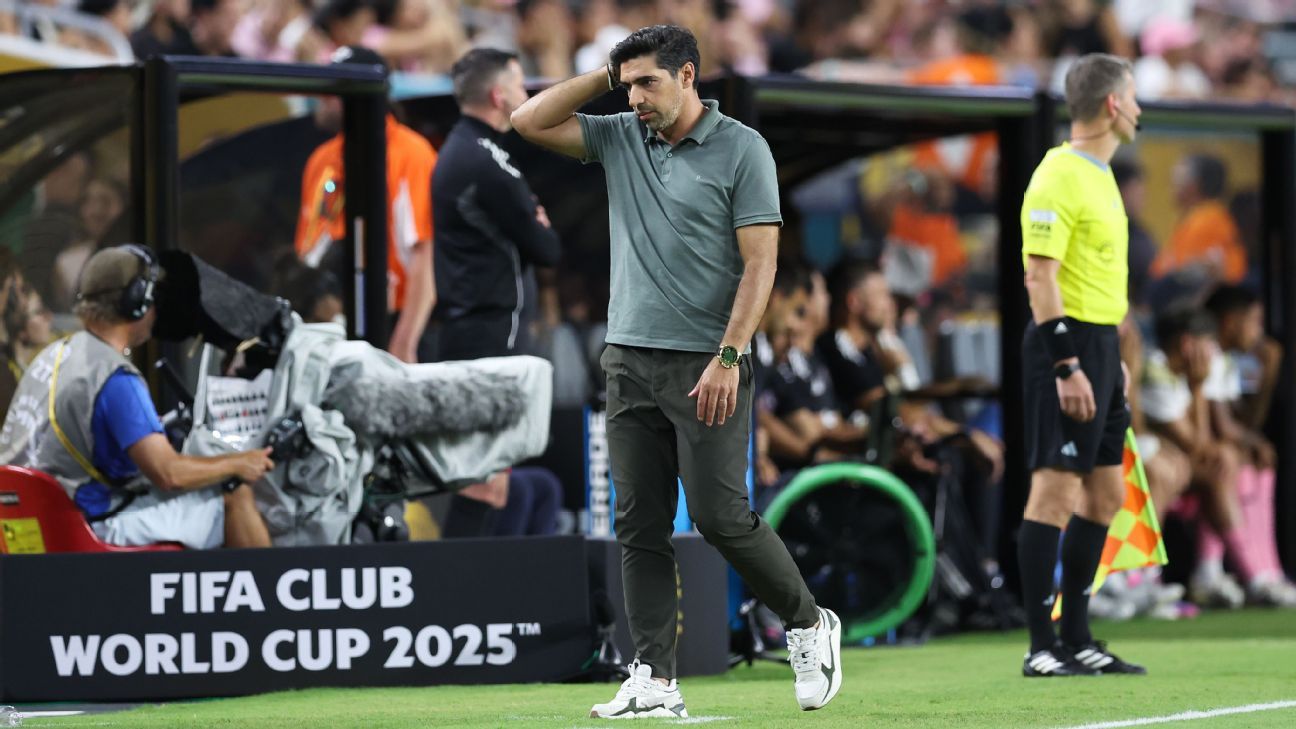 Desempenho do Palmeiras no Mundial gera preocupações entre torcedores e analistas.