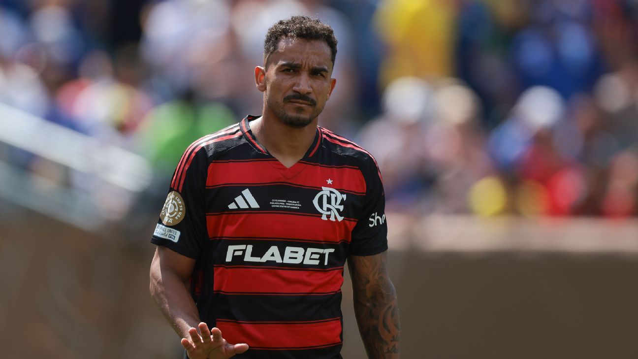 Danilo destaca craques do Bayern e alerta Flamengo para decisão no Mundial
