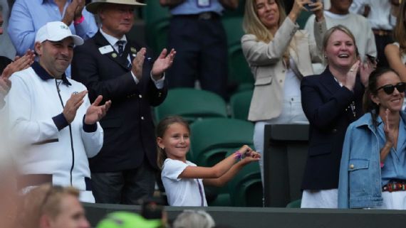 Tara Djokovic victory dance