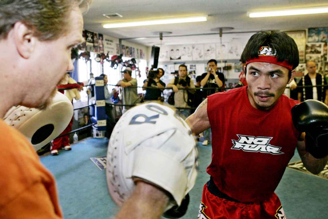 Мэнни Пакьяо тренируется с Фредди Роучем