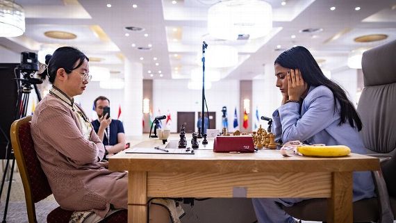 Divya Deshmukh playing chess