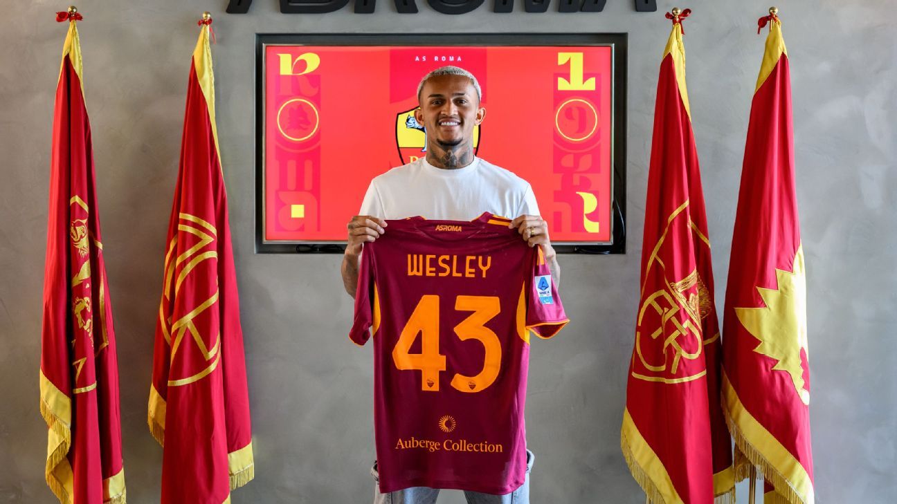 Wesley oficializado pela Roma após despedida no Flamengo