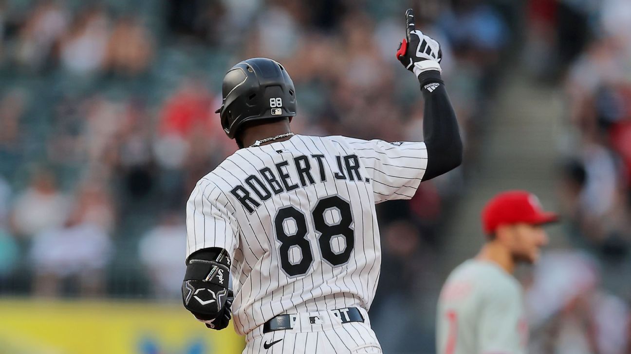 MLB trade deadline updates, rumors: Division rivals eye Luis Robert