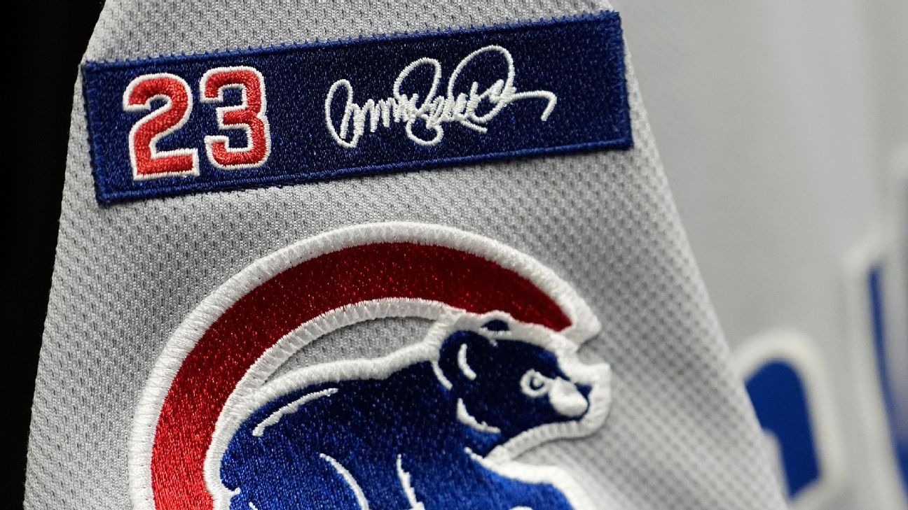 Cubs introduce uniform patch to honor Sandberg