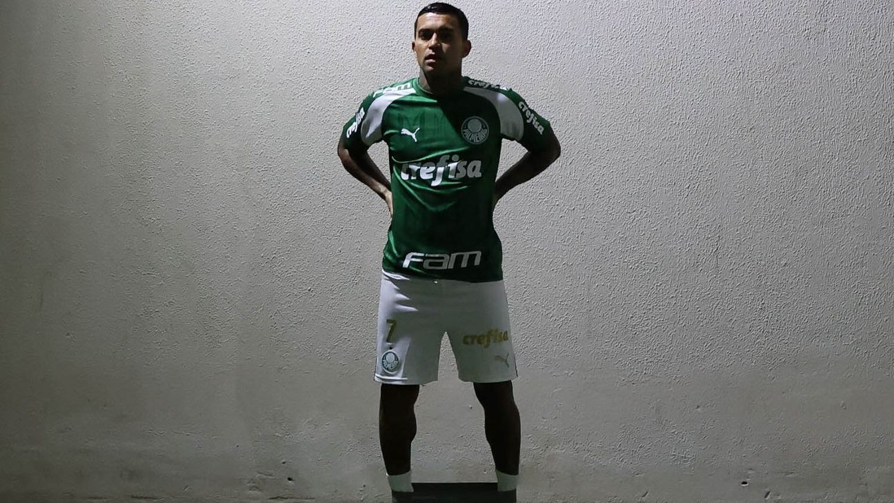 Dudu quase acertou com Corinthians em 2022, revela conversa gravada com Barros.