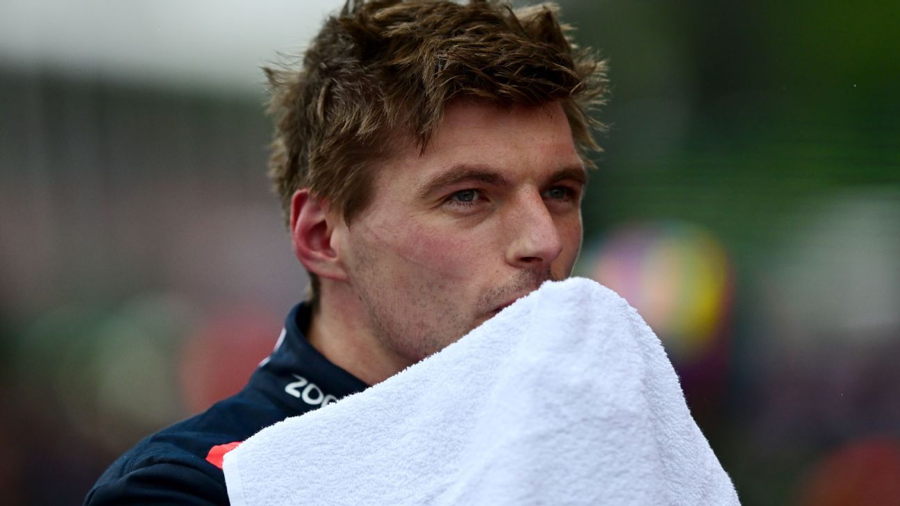 Max Verstappen fue advertido por los comisarios por arrojar una toalla fuera del habitáculo.