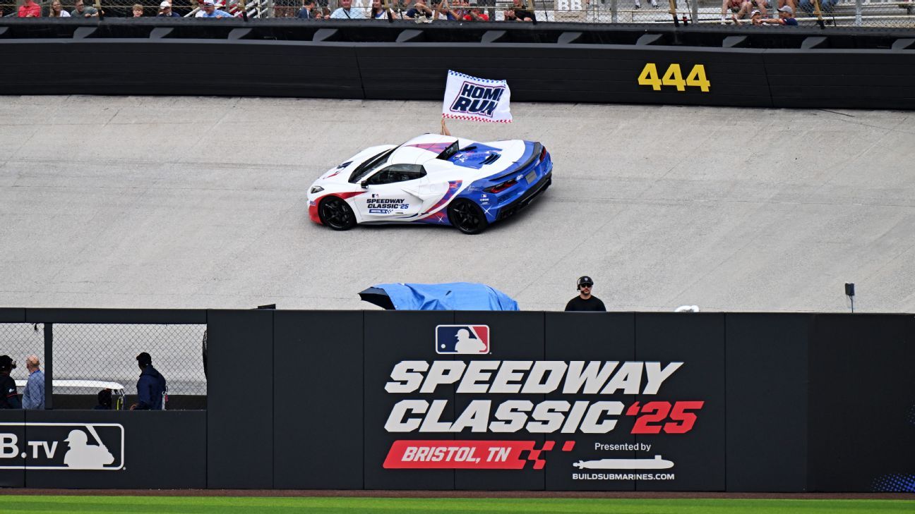 After red flag, White's 2 HRs let Braves lap Reds