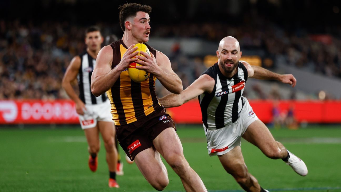 Newcombe Shines After Howe Collision as Hawthorn Stuns Collingwood