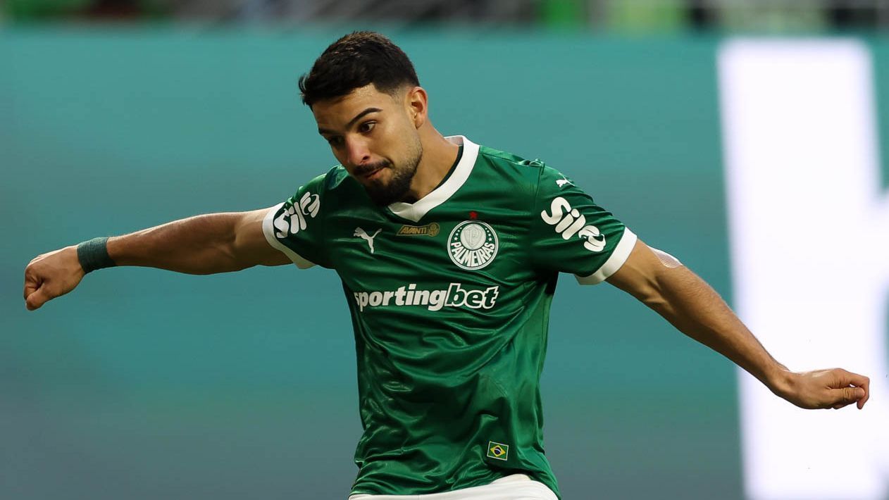 Flaco López provoca protesto no Palmeiras ao disparar rojões durante a madrugada