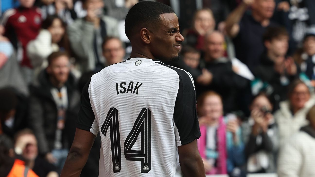 Newcastle Manager Howe Confirms Isak Sidelined Amid Transfer Dispute