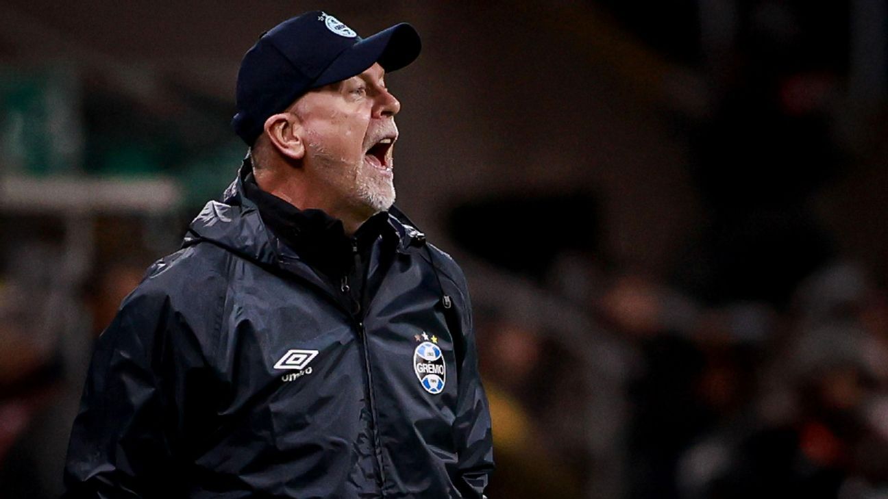 Mano fala sobre fair play financeiro e provoca sobre Grêmio no Maracanã.