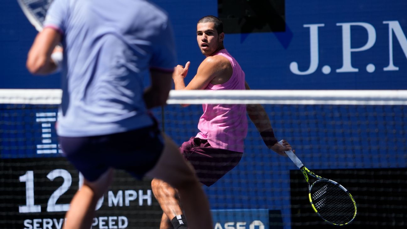 Alcaraz deslumbra en el US Open: ¡Punto de fantasía y cuartos!