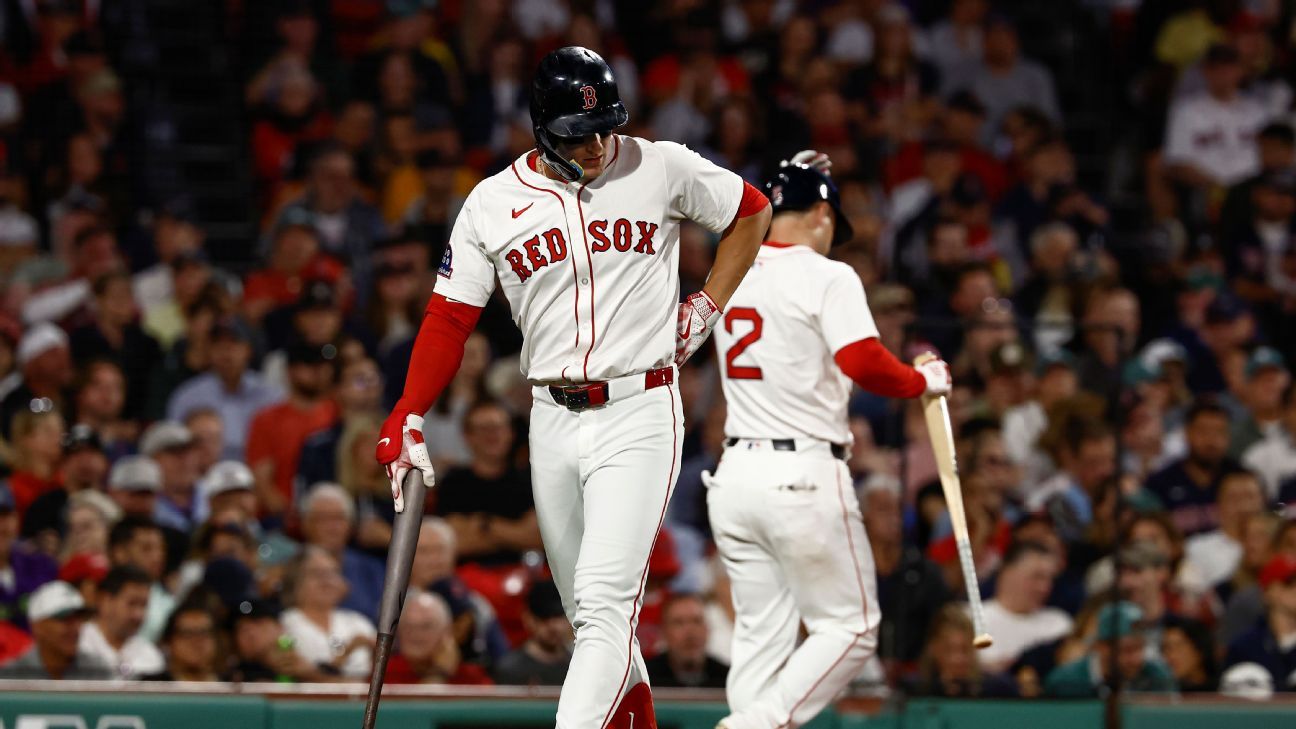 Red Sox's Anthony exits with oblique tightness