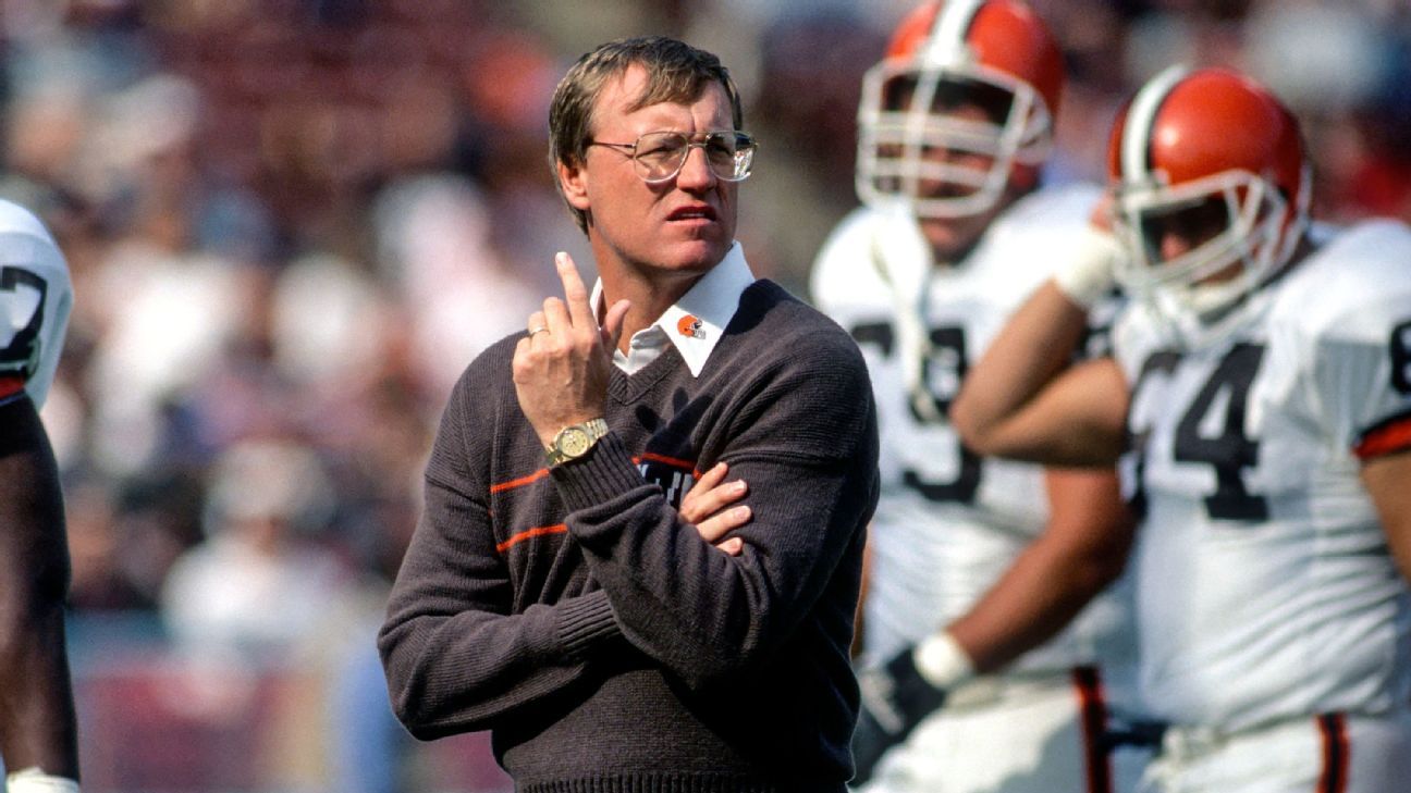Marty Schottenheimer fue el entrenador en jefe de los Cleveland Browns desde 1984, cuando asumió en calidad de interino, hasta 1988.