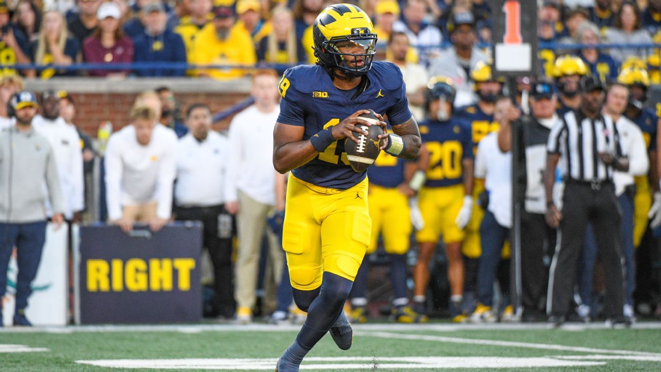 Michigan QB Underwood to return as sophomore