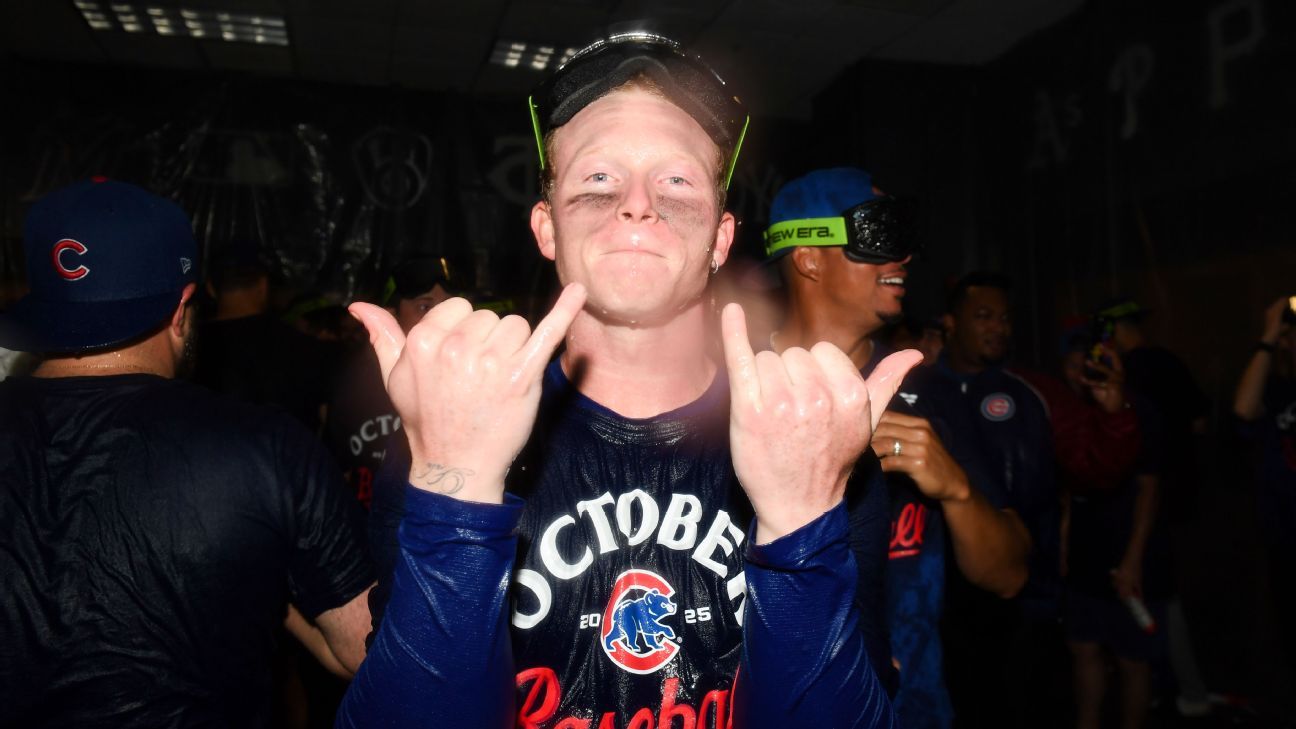 Bubbly flows as Cubs reach 1st playoffs since '20