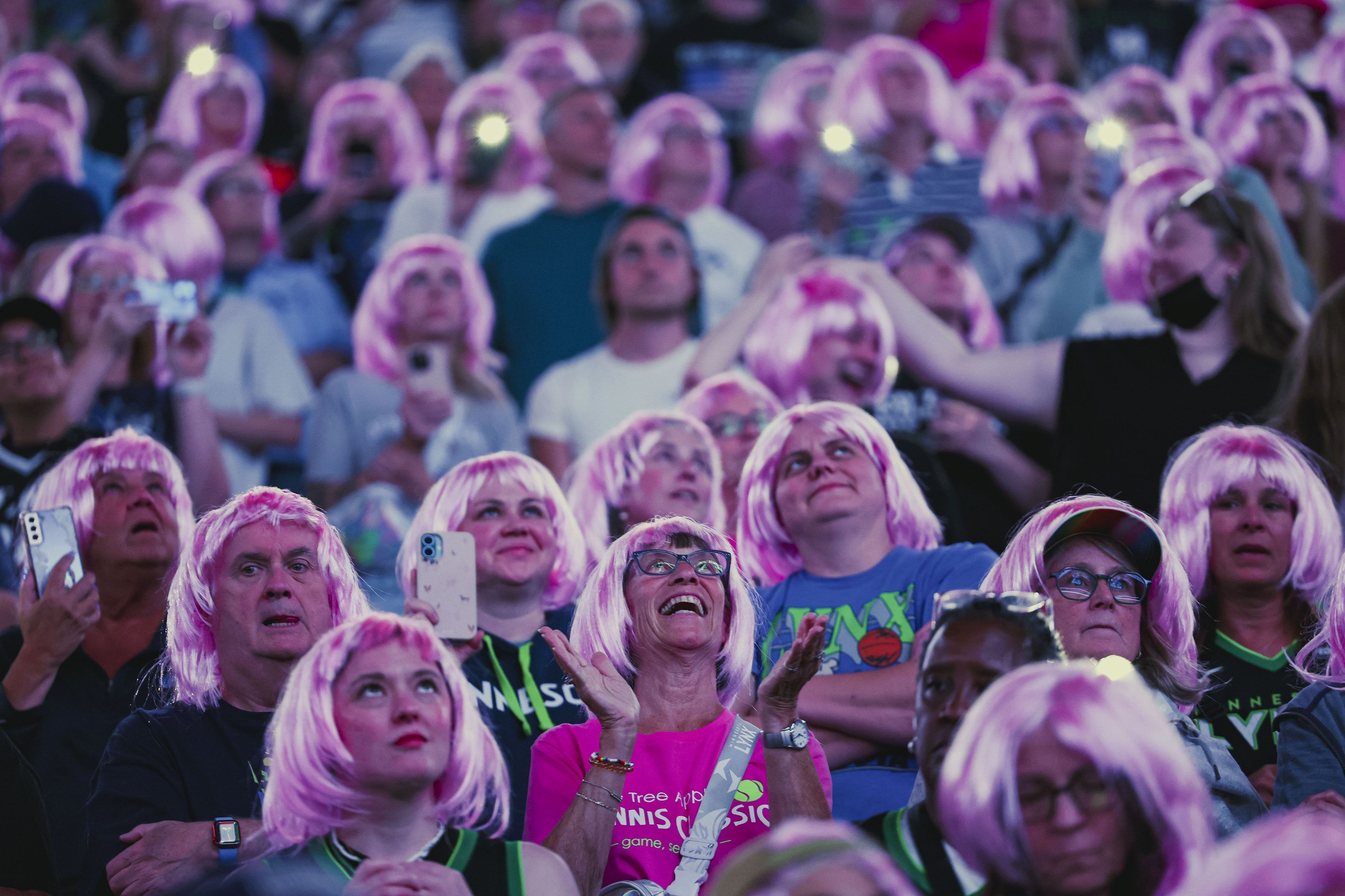 El pelo rosa barrió las gradas del Target Center para el último partido en casa de la temporada regular de las Lynx.