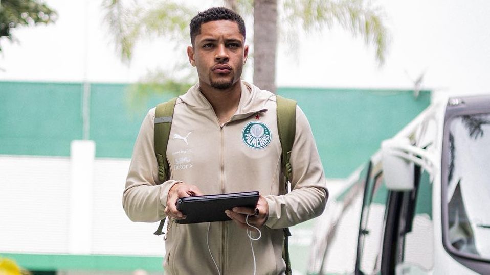Abel destaca estratégia que ajudou Vitor Roque a brilhar no Palmeiras